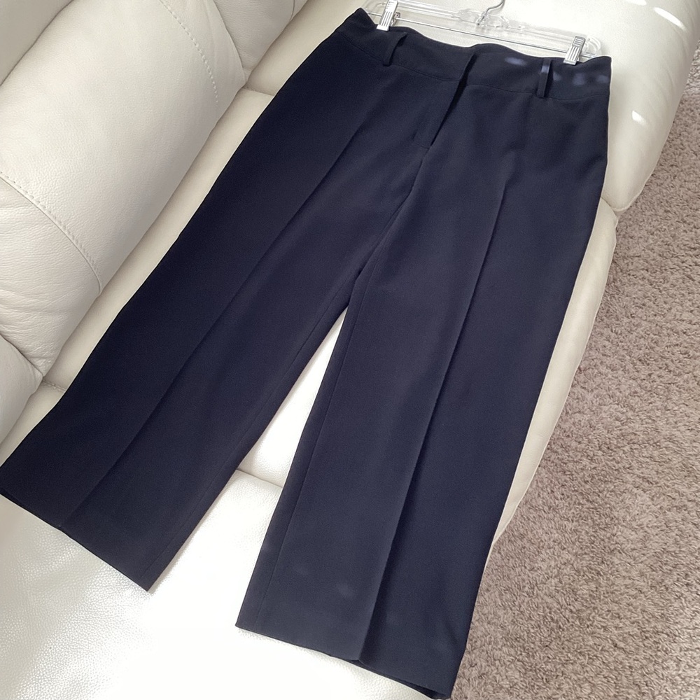 Apostrophe Classic Black Stretch Crop Dress Pants. Size 6🌹